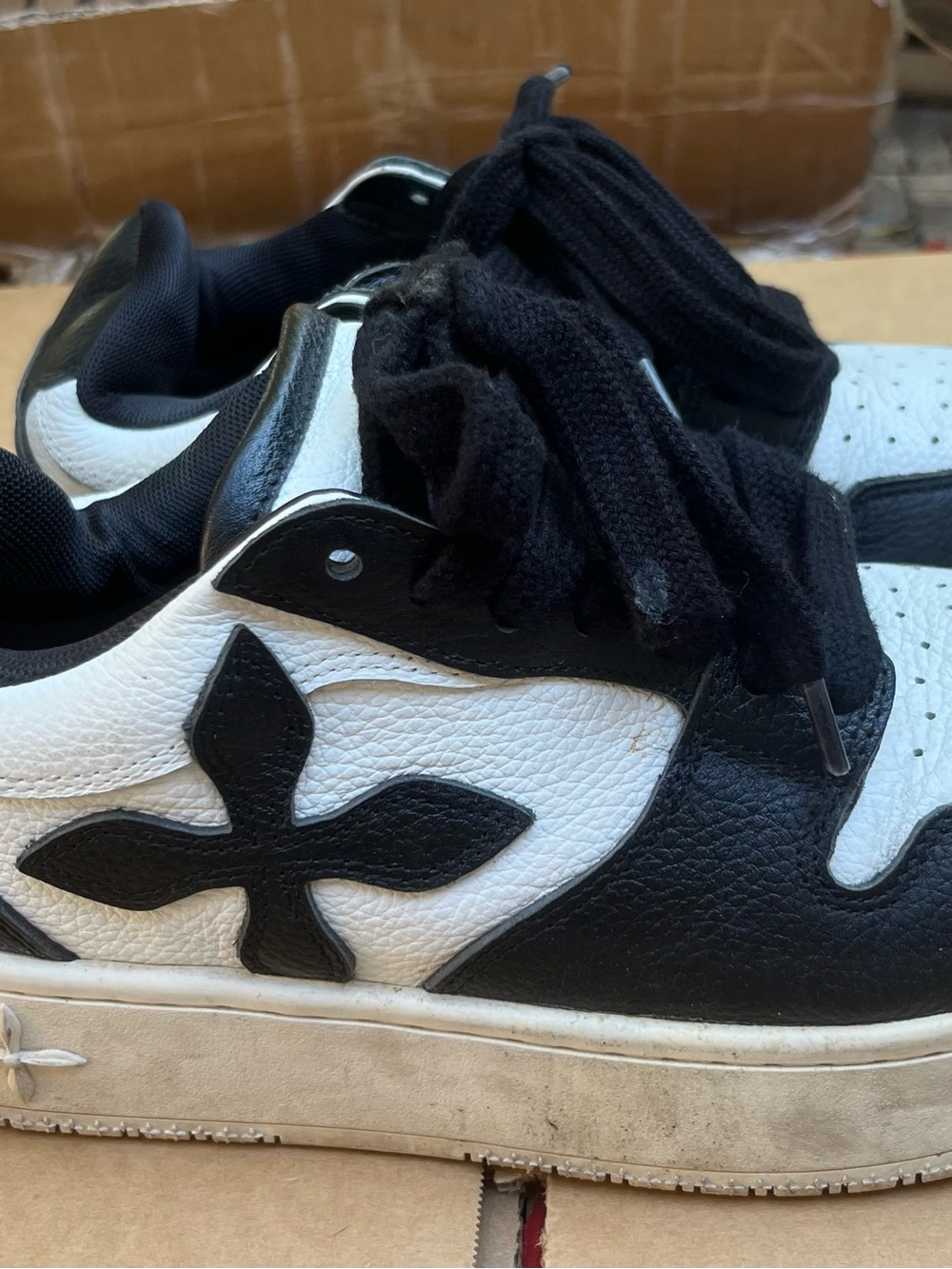 SMFK black and white sneakers